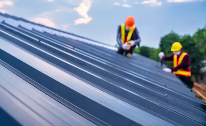 Miami roofing company team on jobsite